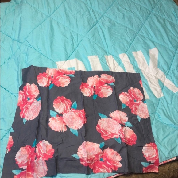 Victoria's Secret PINK floral twin reversible comforter set - Picture 5 of 7